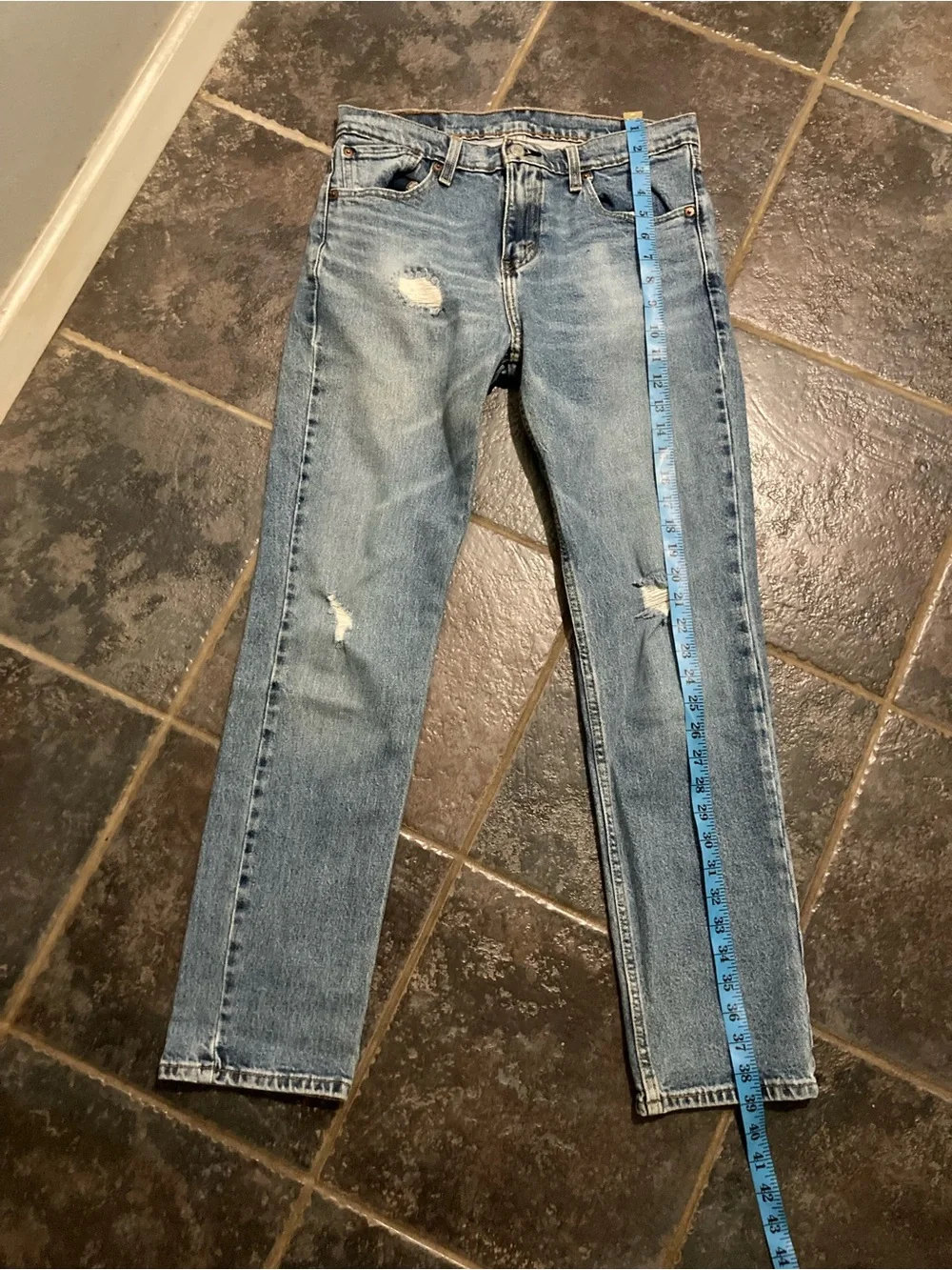 Levi’s 511 Slim Fit Men's Light Blue Distressed Straight-Leg Jeans Size 30”x30”